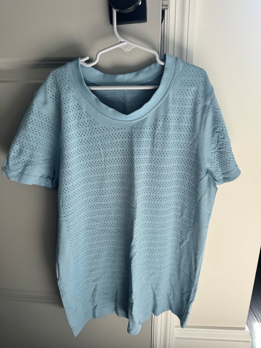 Lululemon swiftly breeze 6